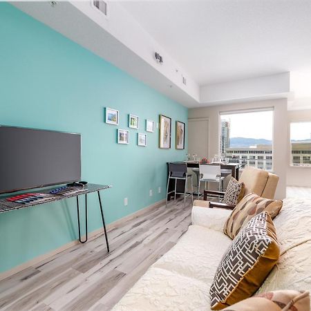 Tiffany Blue@Downtown Culture District Apartment Kelowna Exterior photo